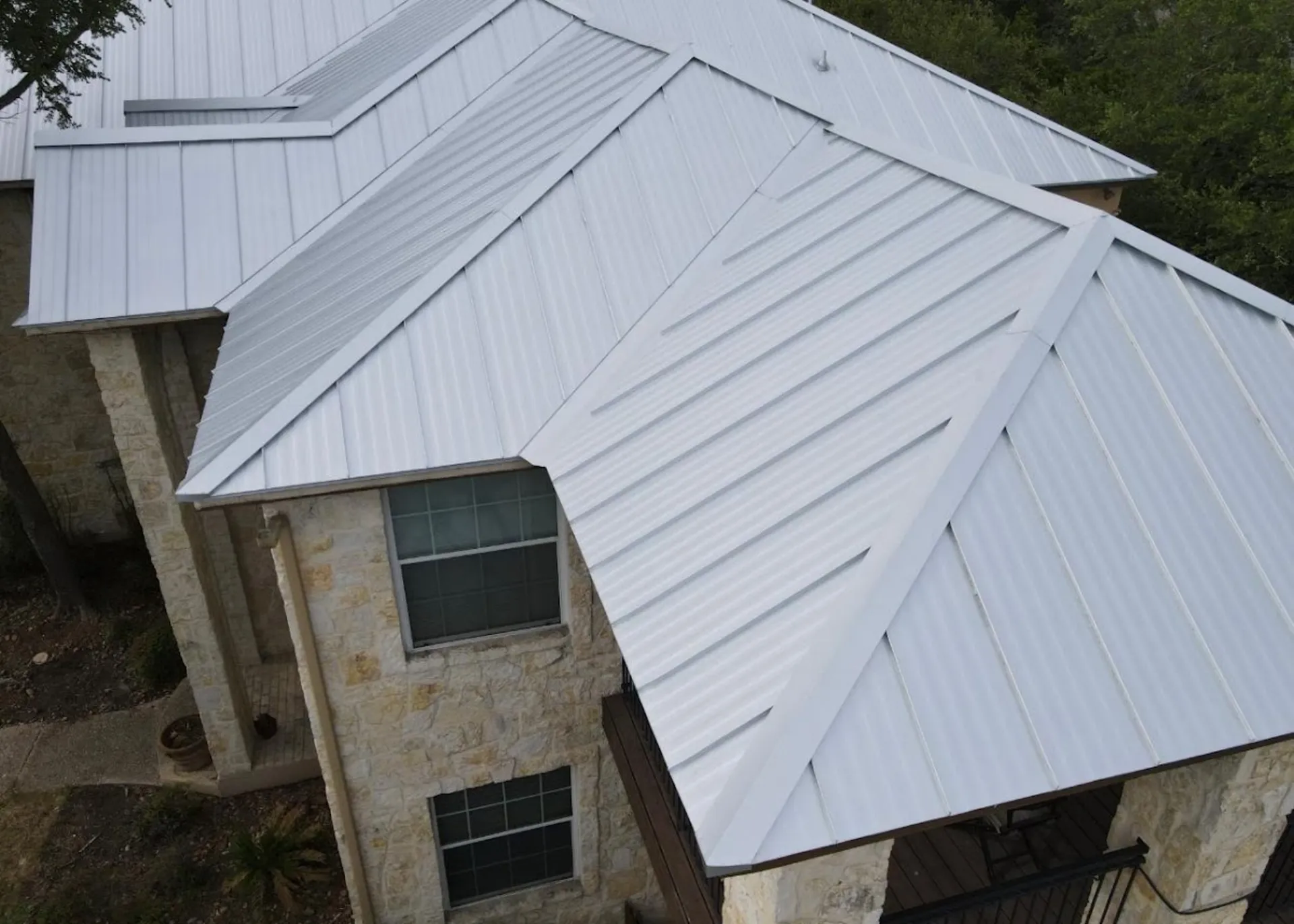 Metal Roof Coating in Groves, TX